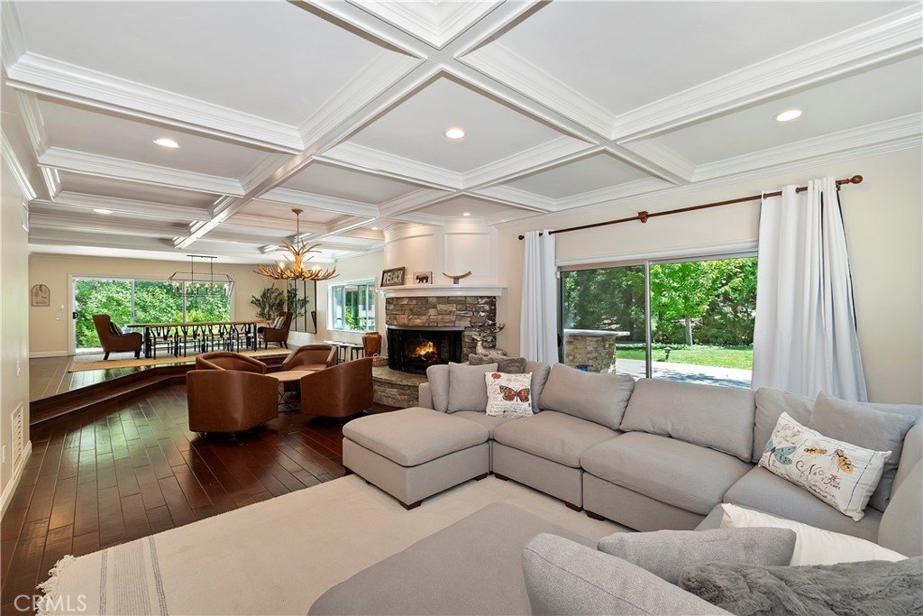 Lake Arrowhead, California, 92352, United States, 5 Bedrooms Bedrooms, ,5 BathroomsBathrooms,Residential,Forsale,1953299
