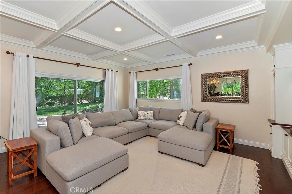 Lake Arrowhead, California, 92352, United States, 5 Bedrooms Bedrooms, ,5 BathroomsBathrooms,Residential,Forsale,1953299
