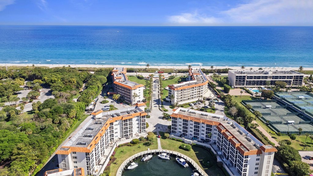 Boca Raton, Florida, 33431, United States, 2 Bedrooms Bedrooms, ,2 BathroomsBathrooms,Residential,Forsale,1936186