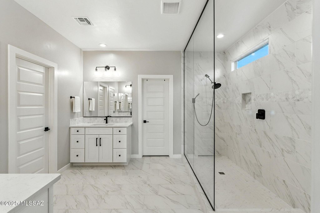 Oro Valley, Arizona, 85742, United States, 5 Bedrooms Bedrooms, ,3 BathroomsBathrooms,Residential,Forsale,1954090