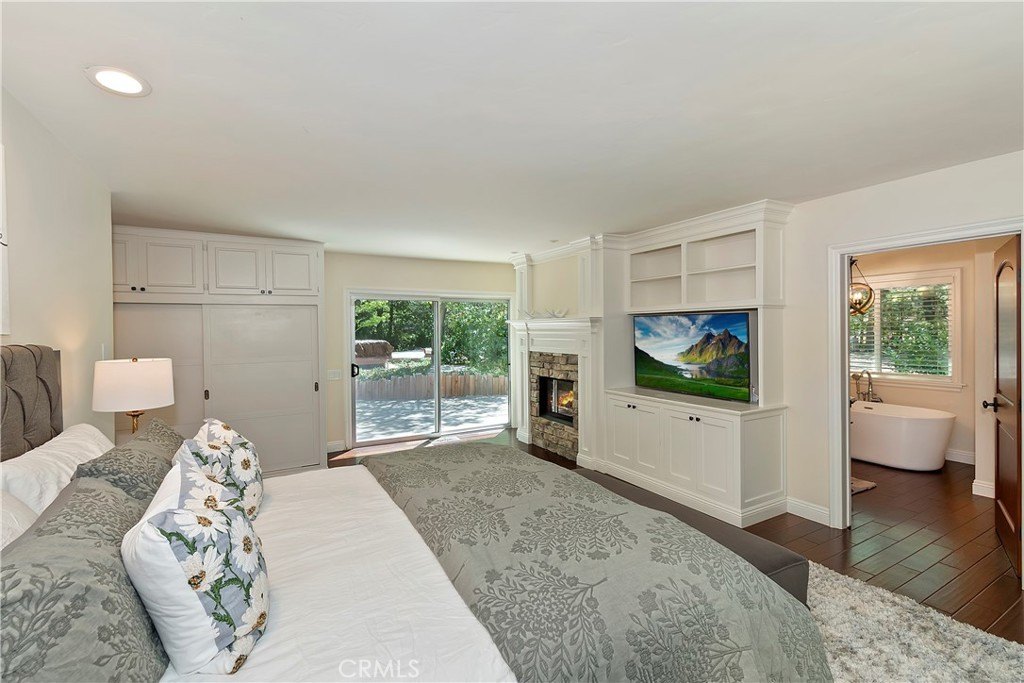 Lake Arrowhead, California, 92352, United States, 5 Bedrooms Bedrooms, ,5 BathroomsBathrooms,Residential,Forsale,1953299