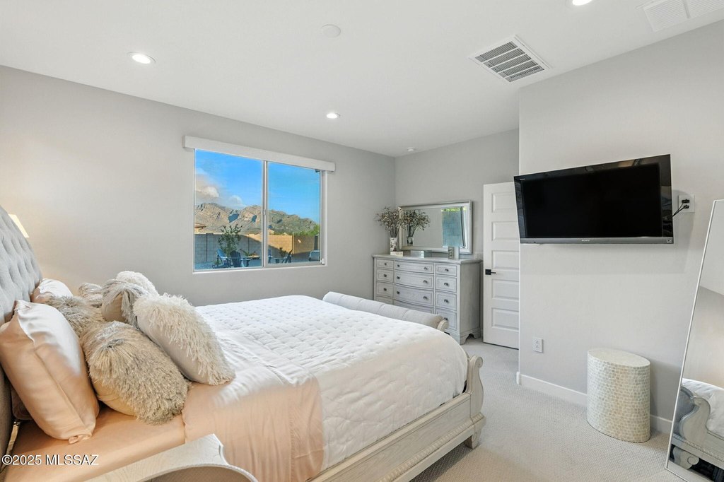 Oro Valley, Arizona, 85742, United States, 5 Bedrooms Bedrooms, ,3 BathroomsBathrooms,Residential,Forsale,1954090