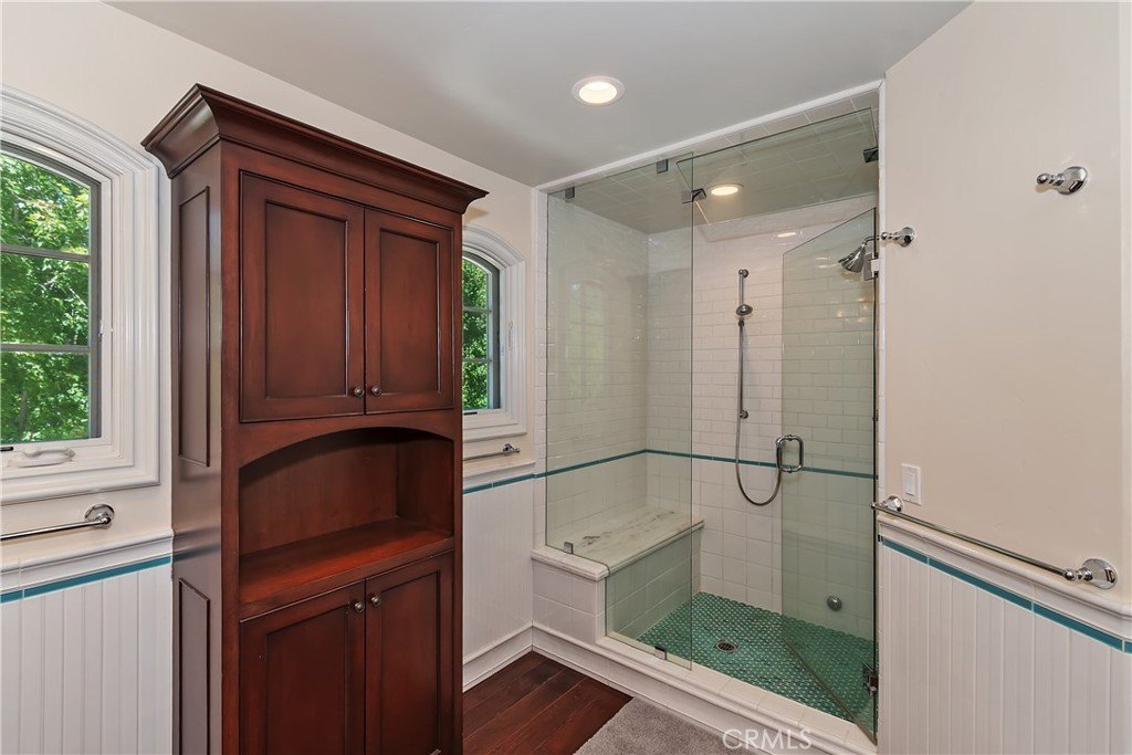 Lake Arrowhead, California, 92352, United States, 5 Bedrooms Bedrooms, ,5 BathroomsBathrooms,Residential,Forsale,1953299