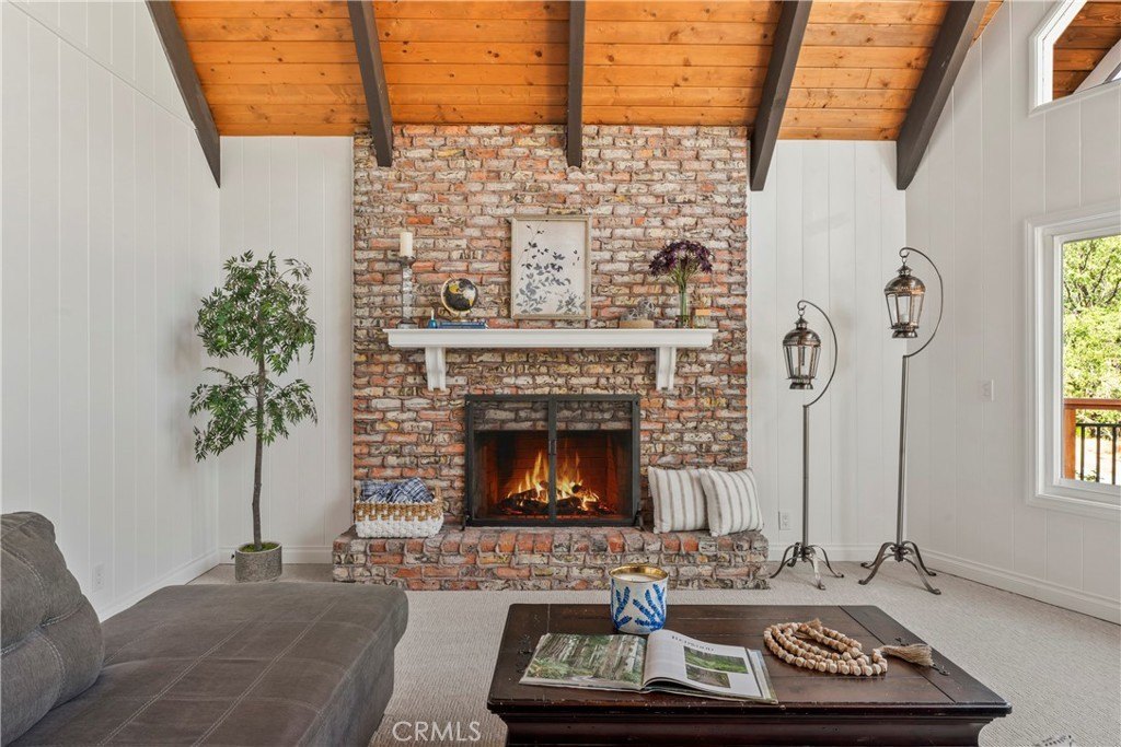 Lake Arrowhead, California, 92352, United States, 4 Bedrooms Bedrooms, ,3 BathroomsBathrooms,Residential,Forsale,1953301