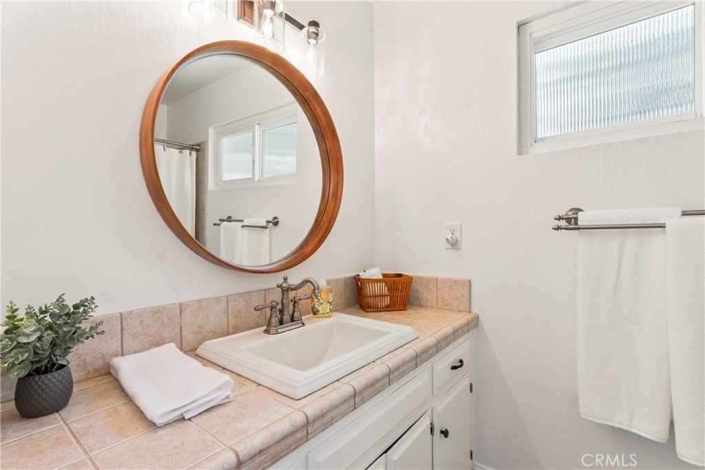 Lake Arrowhead, California, 92352, United States, 4 Bedrooms Bedrooms, ,3 BathroomsBathrooms,Residential,Forsale,1953301