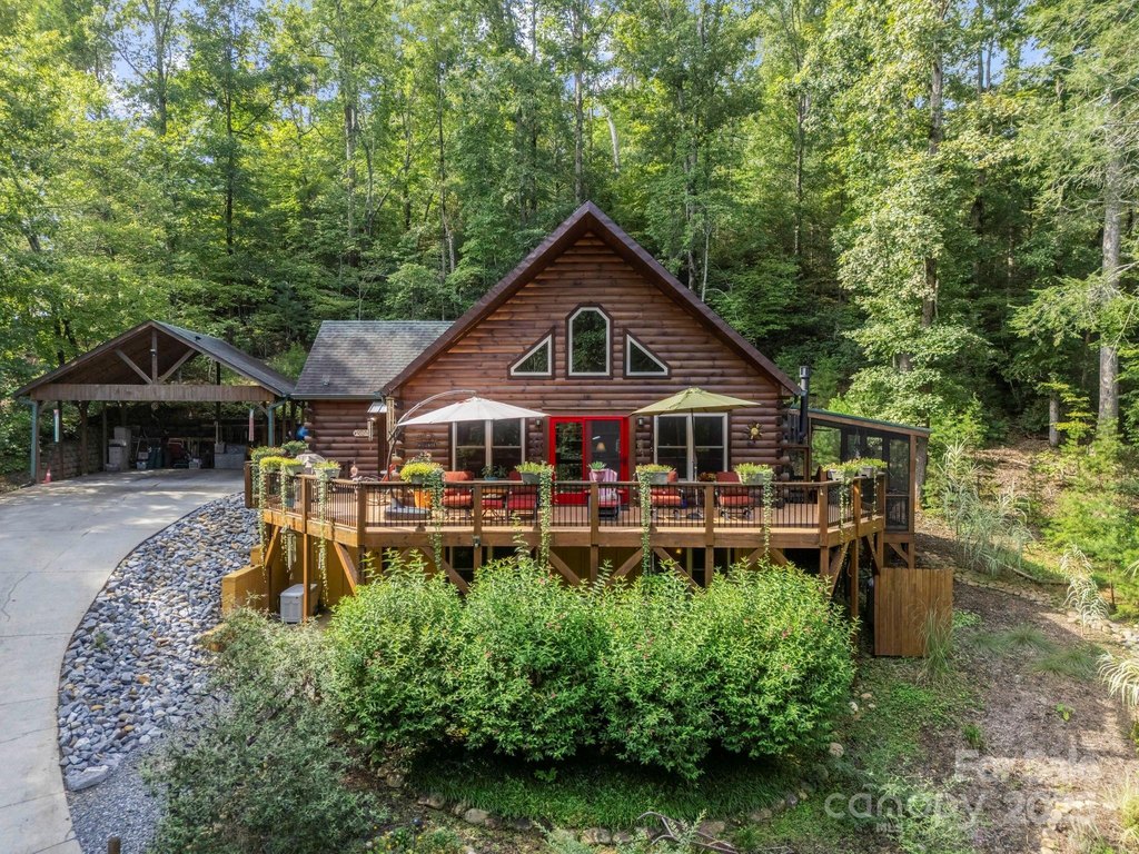Lake Lure, North Carolina, 28746, United States, 3 Bedrooms Bedrooms, ,2.5 BathroomsBathrooms,Residential,Forsale,1960267