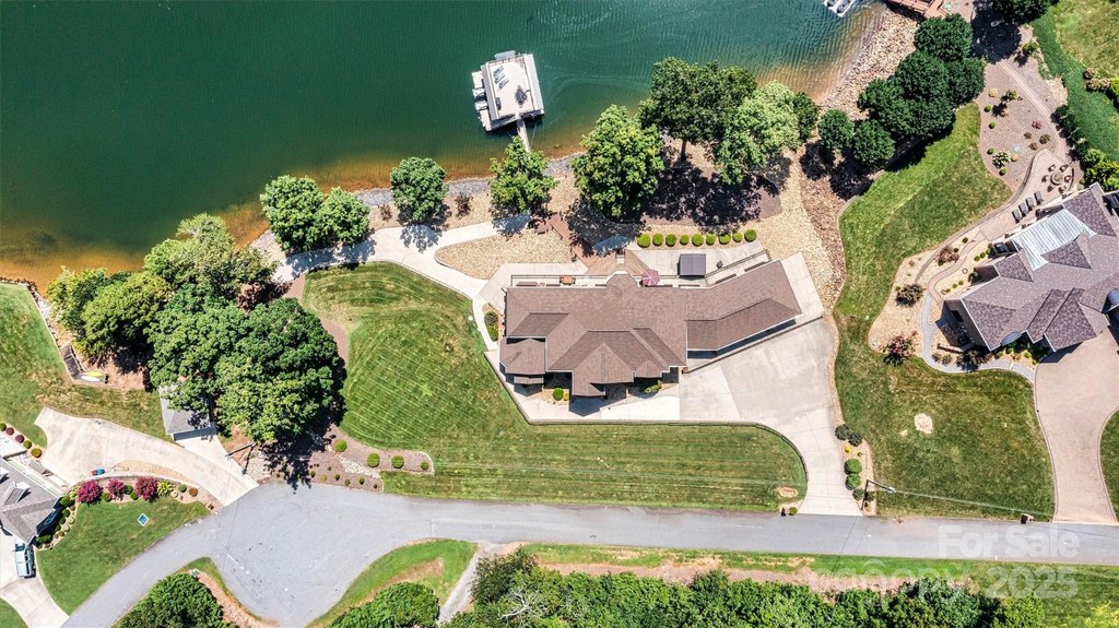 Hickory, North Carolina, 28601, United States, 3 Bedrooms Bedrooms, ,3.5 BathroomsBathrooms,Residential,Forsale,1953166