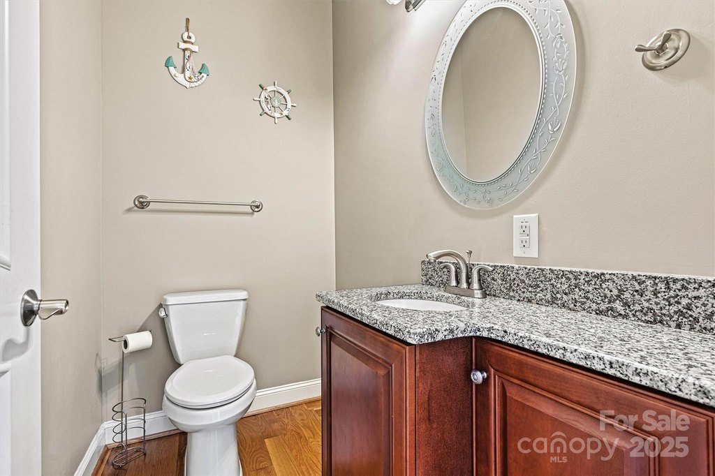 Hickory, North Carolina, 28601, United States, 3 Bedrooms Bedrooms, ,3.5 BathroomsBathrooms,Residential,Forsale,1953166