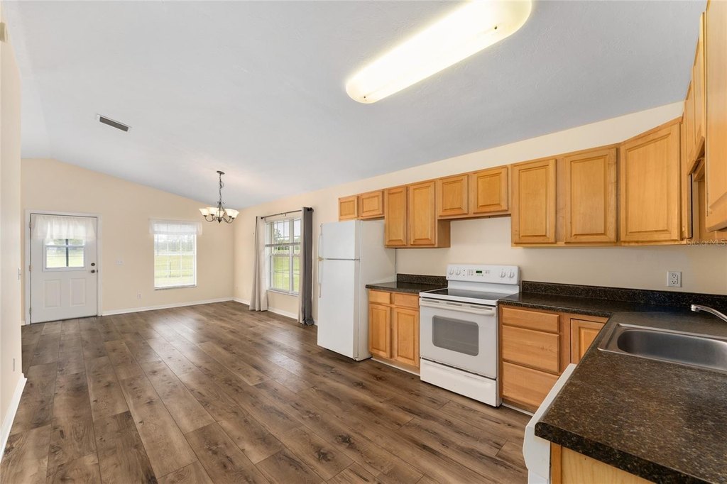 WILLISTON, Florida, 32696, United States, 3 Bedrooms Bedrooms, ,2 BathroomsBathrooms,Residential,Forsale,1994003