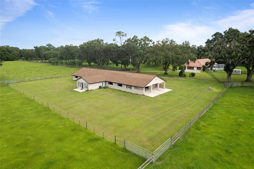 WILLISTON, Florida, 32696, United States, 3 Bedrooms Bedrooms, ,2 BathroomsBathrooms,Residential,Forsale,1994003