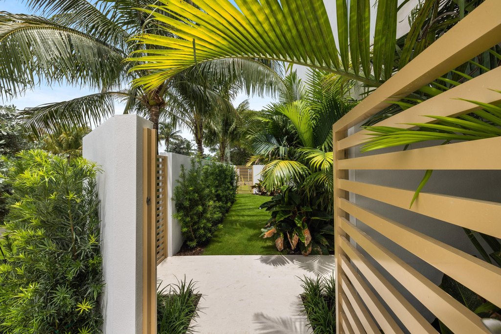 Delray Beach, Florida, 33483, United States, 5 Bedrooms Bedrooms, ,5.5 BathroomsBathrooms,Residential,Forsale,1952512