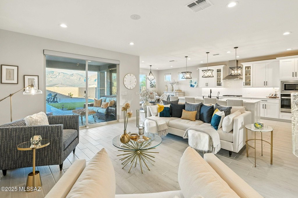 Oro Valley, Arizona, 85742, United States, 5 Bedrooms Bedrooms, ,3 BathroomsBathrooms,Residential,Forsale,1954090