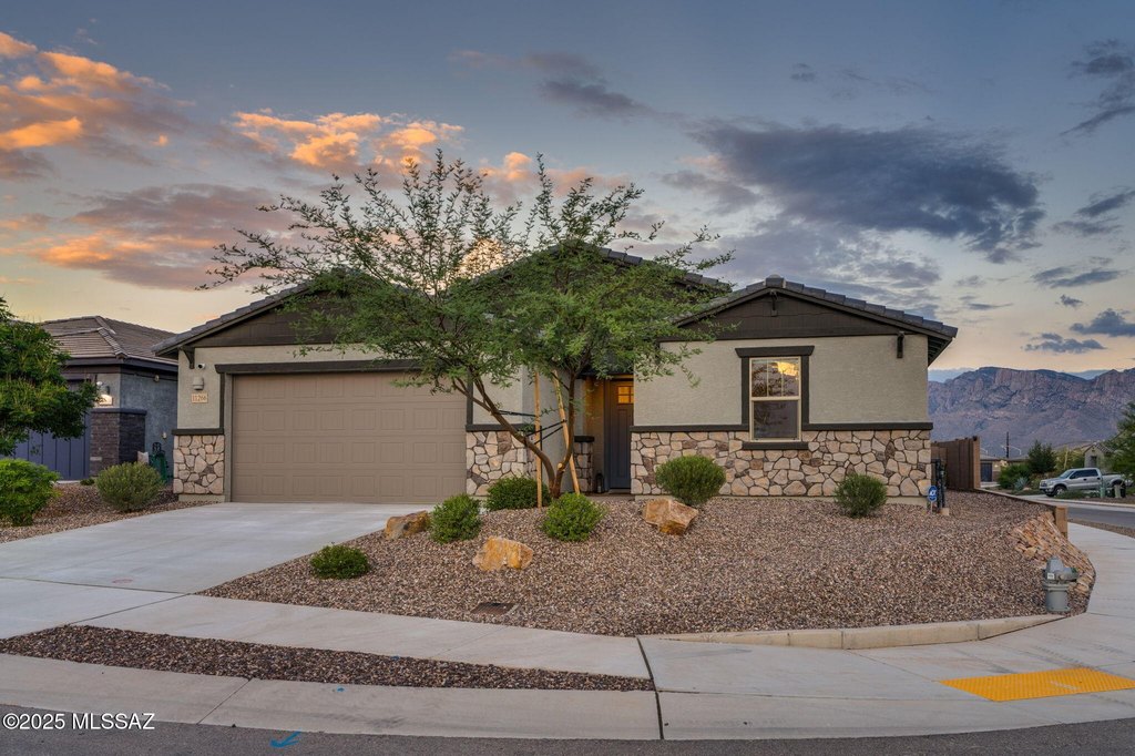 Oro Valley, Arizona, 85742, United States, 5 Bedrooms Bedrooms, ,3 BathroomsBathrooms,Residential,Forsale,1954090