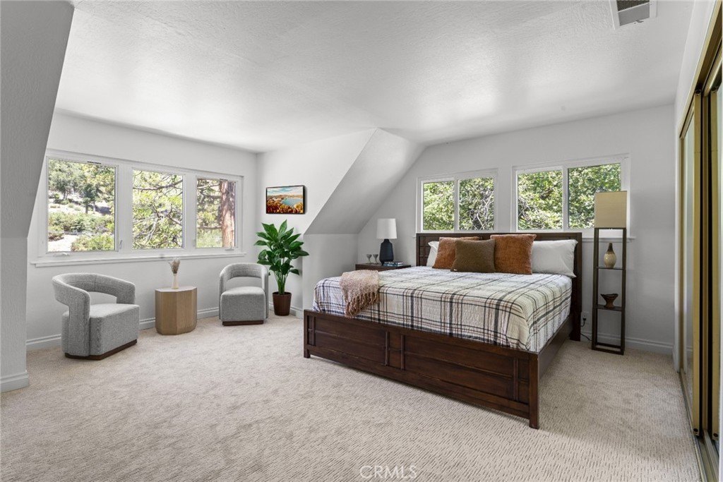 Lake Arrowhead, California, 92352, United States, 4 Bedrooms Bedrooms, ,3 BathroomsBathrooms,Residential,Forsale,1953301
