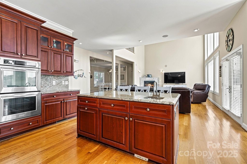 Hickory, North Carolina, 28601, United States, 3 Bedrooms Bedrooms, ,3.5 BathroomsBathrooms,Residential,Forsale,1953166