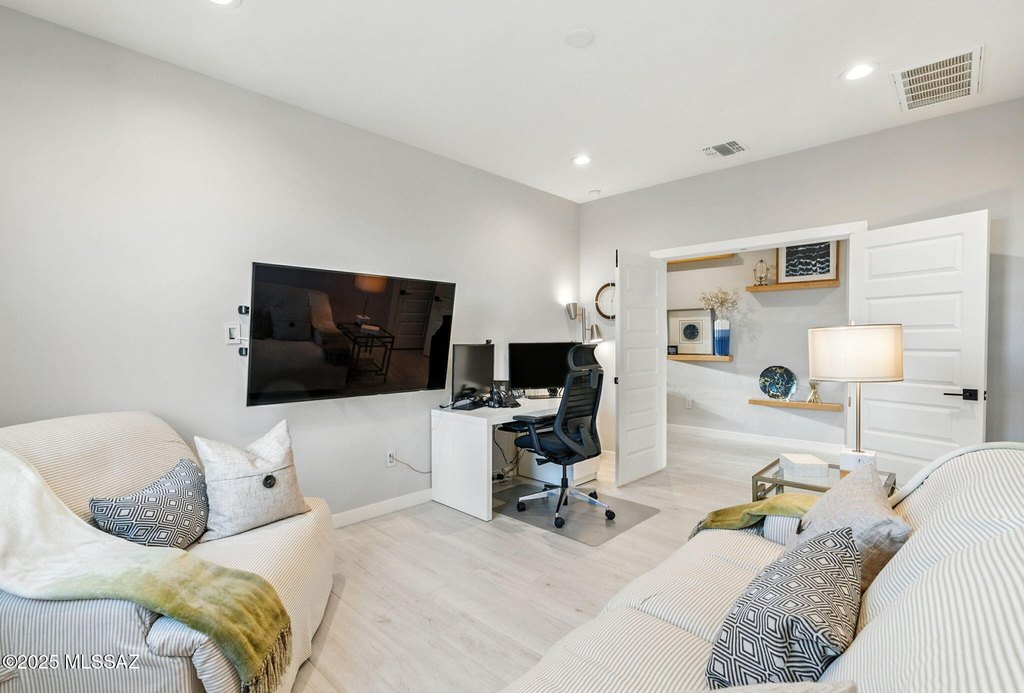 Oro Valley, Arizona, 85742, United States, 5 Bedrooms Bedrooms, ,3 BathroomsBathrooms,Residential,Forsale,1954090