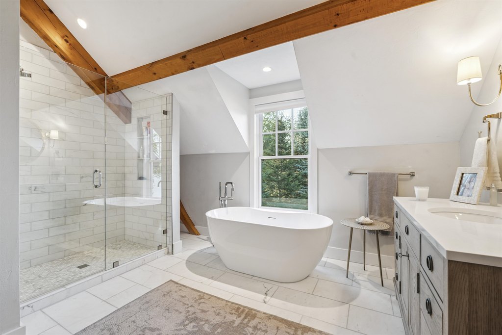 Center Harbor, New Hampshire, 03226, United States, 7 Bedrooms Bedrooms, ,5.5 BathroomsBathrooms,Residential,Forsale,1952894