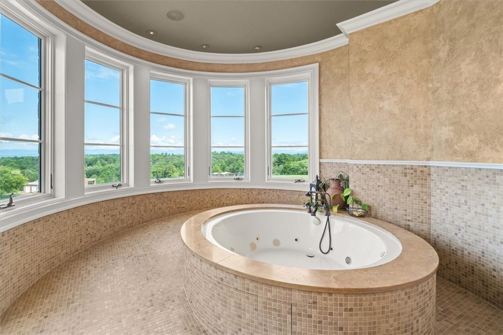 Six Mile, South Carolina, 29682, United States, 5 Bedrooms Bedrooms, ,5.5 BathroomsBathrooms,Residential,Forsale,1941495
