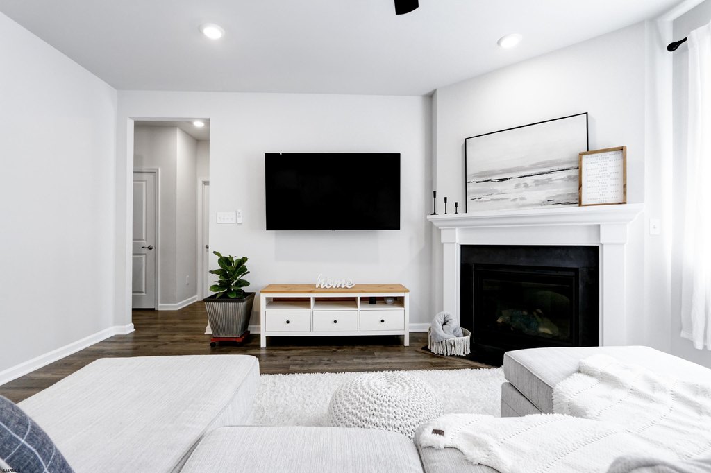 Egg Harbor Township, New Jersey, 08234, United States, 4 Bedrooms Bedrooms, ,3 BathroomsBathrooms,Residential,Forsale,1946137