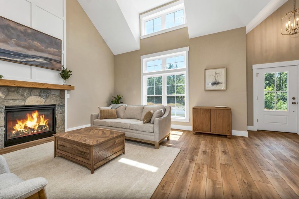 Laconia, New Hampshire, 03246, United States, 3 Bedrooms Bedrooms, ,2.5 BathroomsBathrooms,Residential,Forsale,1952891