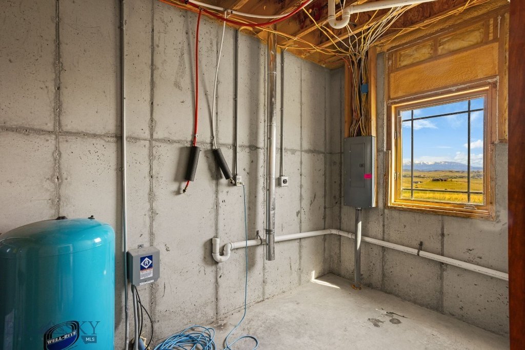 Livingston, Montana, 59047, United States, 3 Bedrooms Bedrooms, ,1.5 BathroomsBathrooms,Residential,Forsale,1986979