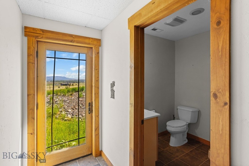 Livingston, Montana, 59047, United States, 3 Bedrooms Bedrooms, ,1.5 BathroomsBathrooms,Residential,Forsale,1986979