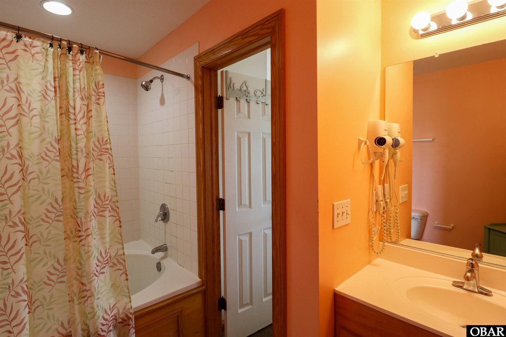 Nags Head, North Carolina, 27959, United States, 6 Bedrooms Bedrooms, ,4.5 BathroomsBathrooms,Residential,Forsale,1964363