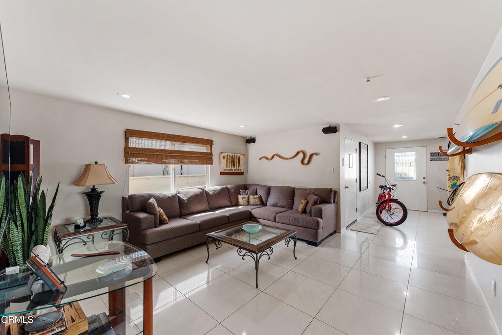 Oxnard, California, 93035, United States, 2 Bedrooms Bedrooms, ,1 BathroomBathrooms,Residential,Forsale,1985941