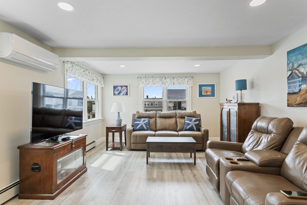 Hampton, New Hampshire, 03842, United States, 3 Bedrooms Bedrooms, ,2 BathroomsBathrooms,Residential,Forsale,1952898