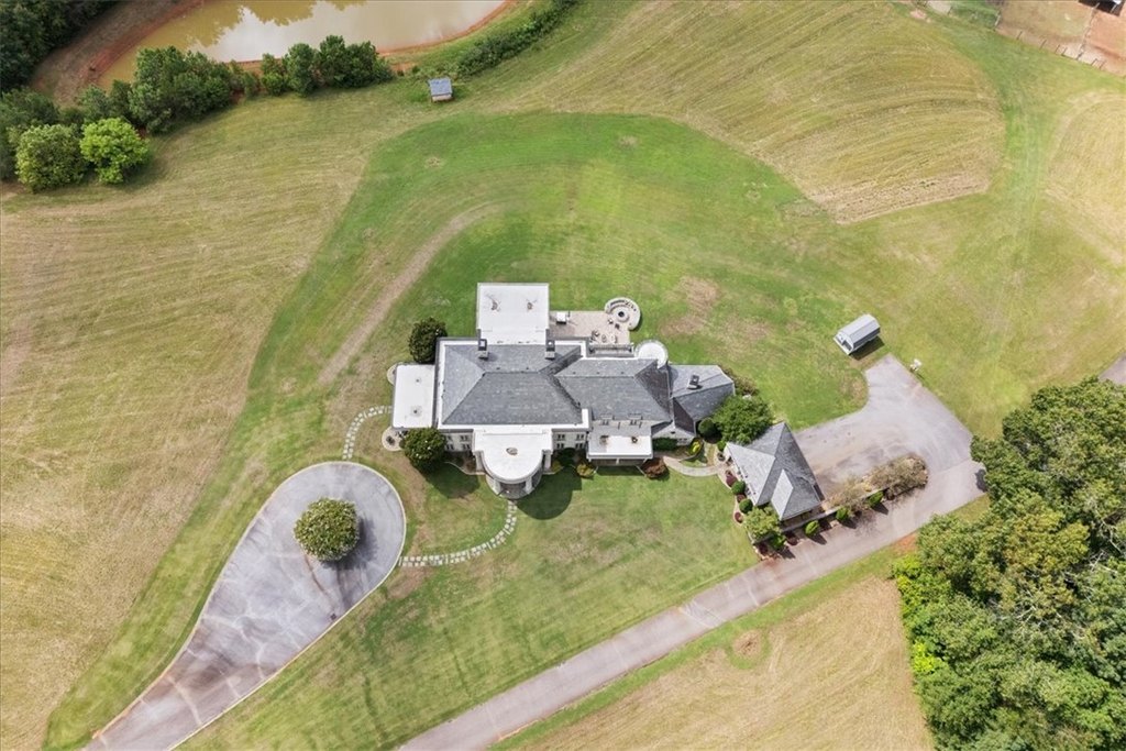 Six Mile, South Carolina, 29682, United States, 5 Bedrooms Bedrooms, ,5.5 BathroomsBathrooms,Residential,Forsale,1941495