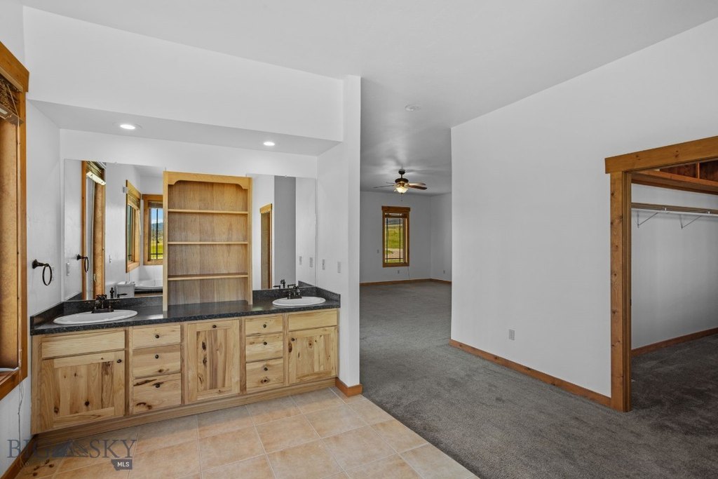 Livingston, Montana, 59047, United States, 3 Bedrooms Bedrooms, ,1.5 BathroomsBathrooms,Residential,Forsale,1986979