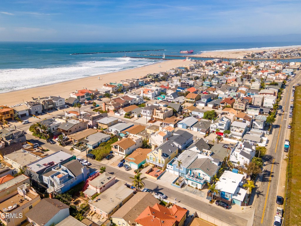 Oxnard, California, 93035, United States, 2 Bedrooms Bedrooms, ,1 BathroomBathrooms,Residential,Forsale,1985941