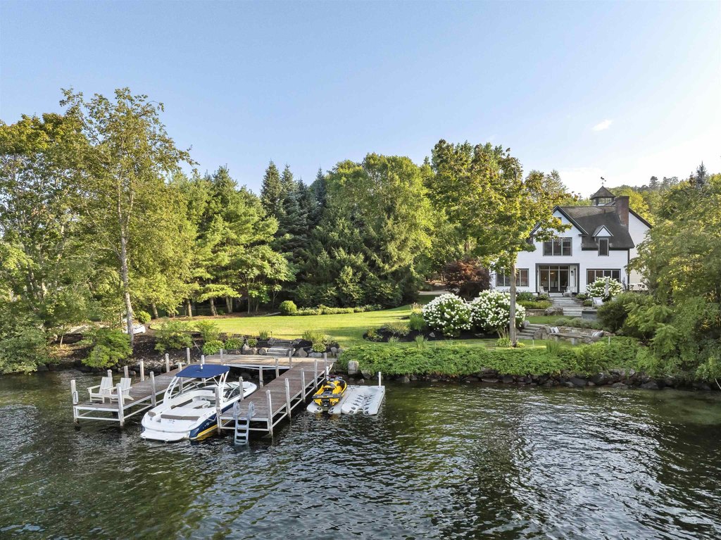 Center Harbor, New Hampshire, 03226, United States, 7 Bedrooms Bedrooms, ,5.5 BathroomsBathrooms,Residential,Forsale,1952894