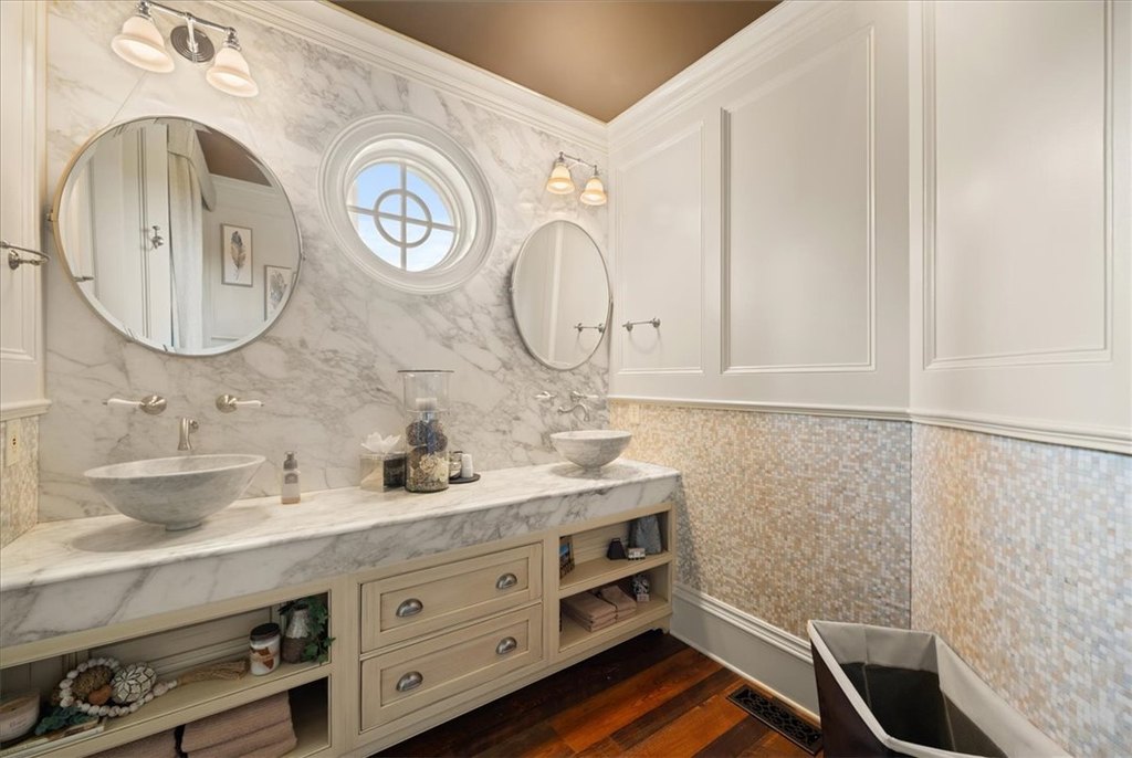 Six Mile, South Carolina, 29682, United States, 5 Bedrooms Bedrooms, ,5.5 BathroomsBathrooms,Residential,Forsale,1941495