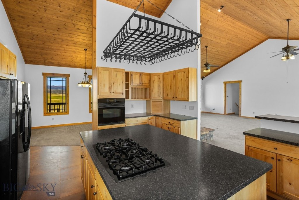 Livingston, Montana, 59047, United States, 3 Bedrooms Bedrooms, ,1.5 BathroomsBathrooms,Residential,Forsale,1986979