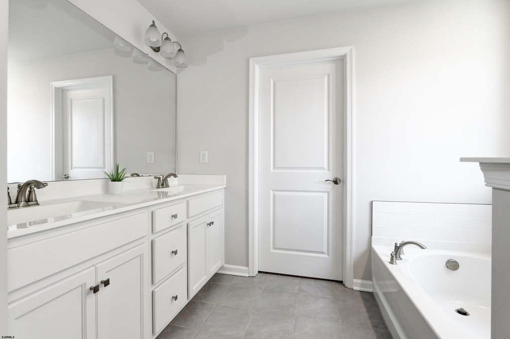 Egg Harbor Township, New Jersey, 08234, United States, 4 Bedrooms Bedrooms, ,3 BathroomsBathrooms,Residential,Forsale,1946137