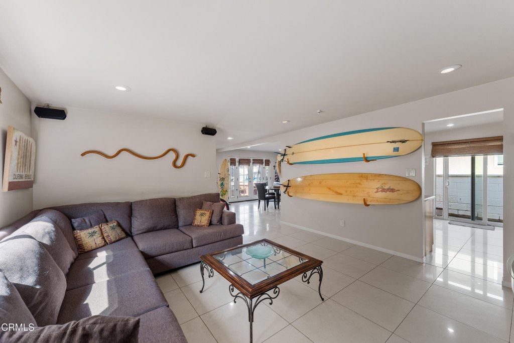 Oxnard, California, 93035, United States, 2 Bedrooms Bedrooms, ,1 BathroomBathrooms,Residential,Forsale,1985941