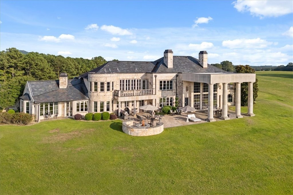 Six Mile, South Carolina, 29682, United States, 5 Bedrooms Bedrooms, ,5.5 BathroomsBathrooms,Residential,Forsale,1941495