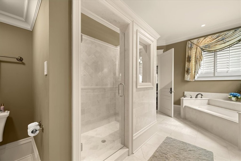 Six Mile, South Carolina, 29682, United States, 5 Bedrooms Bedrooms, ,5.5 BathroomsBathrooms,Residential,Forsale,1941495