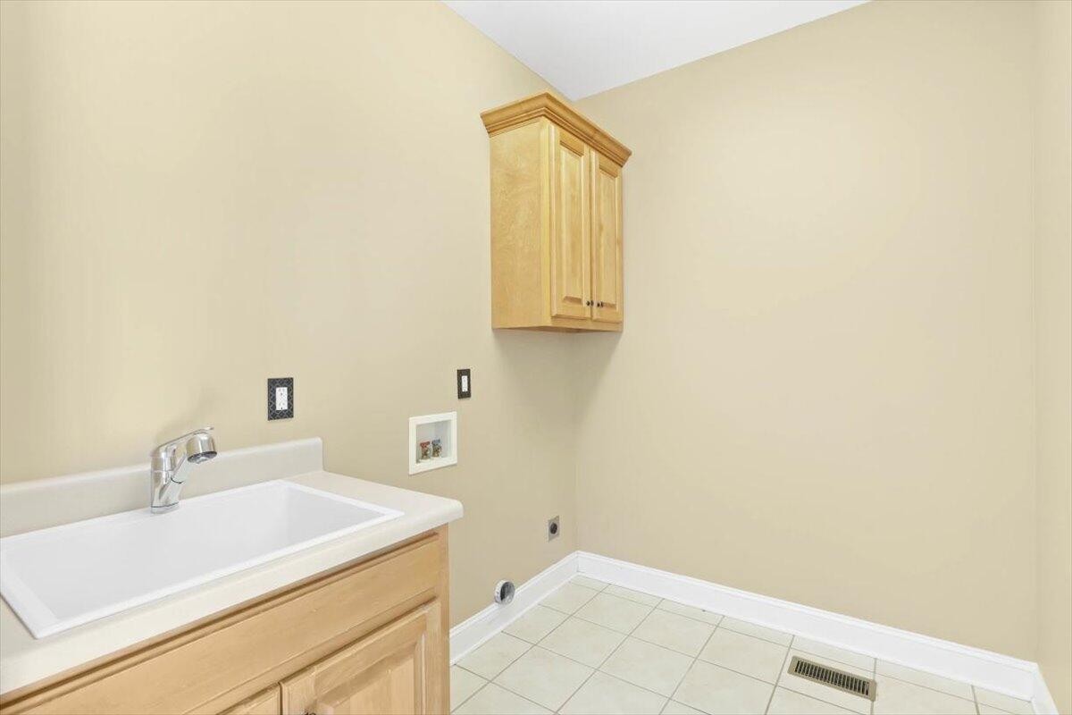 Hixson, Tennessee, 37343, United States, 4 Bedrooms Bedrooms, ,3.5 BathroomsBathrooms,Residential,Forsale,1963574