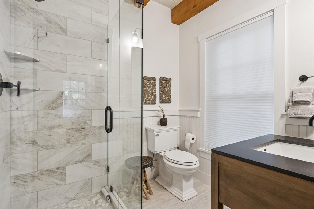 Center Harbor, New Hampshire, 03226, United States, 7 Bedrooms Bedrooms, ,5.5 BathroomsBathrooms,Residential,Forsale,1952894