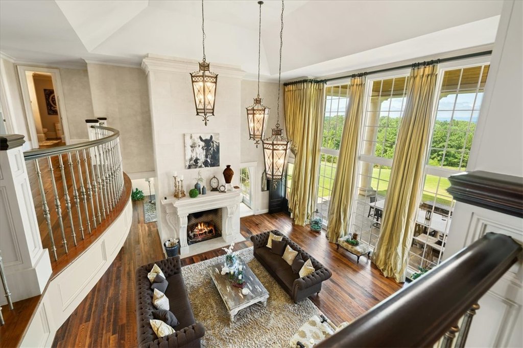 Six Mile, South Carolina, 29682, United States, 5 Bedrooms Bedrooms, ,5.5 BathroomsBathrooms,Residential,Forsale,1941495