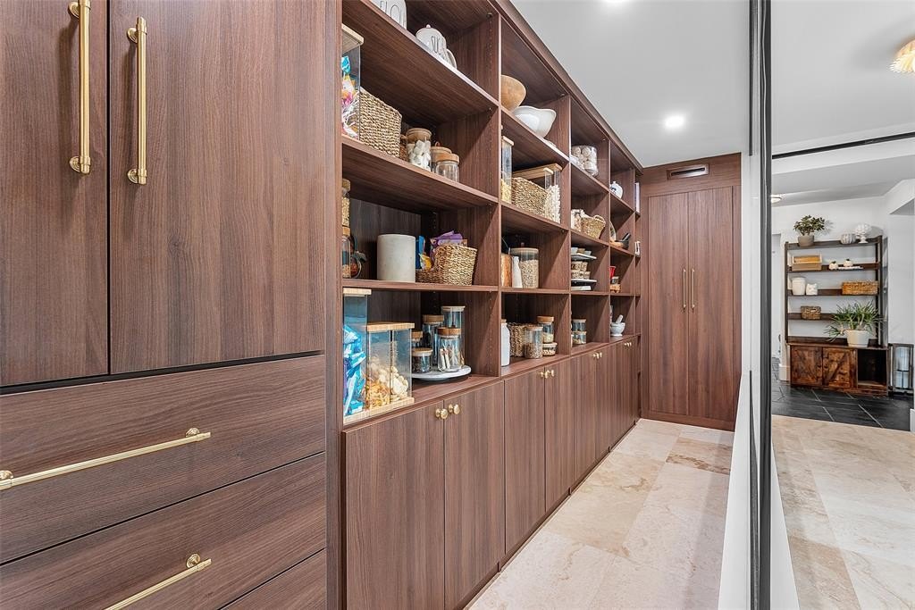 Fort Lauderdale, Florida, 33304, United States, 6 Bedrooms Bedrooms, ,5.5 BathroomsBathrooms,Residential,Forsale,1964526