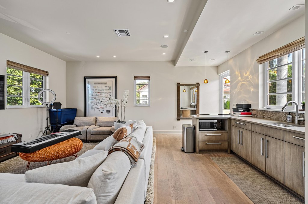 Delray Beach, Florida, 33483, United States, 5 Bedrooms Bedrooms, ,6.5 BathroomsBathrooms,Residential,Forsale,1952516