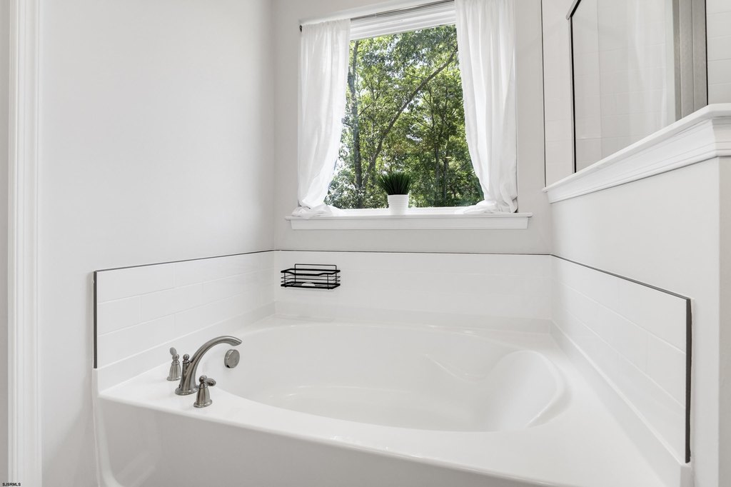 Egg Harbor Township, New Jersey, 08234, United States, 4 Bedrooms Bedrooms, ,3 BathroomsBathrooms,Residential,Forsale,1946137