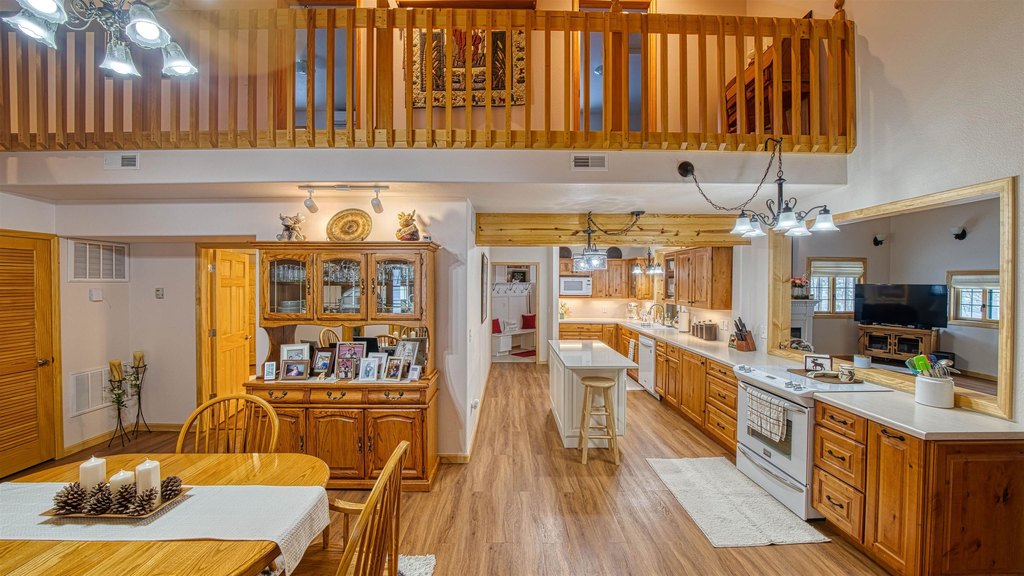 Moorcroft, Wyoming, 82721, United States, 2 Bedrooms Bedrooms, ,2 BathroomsBathrooms,Residential,Forsale,1946267