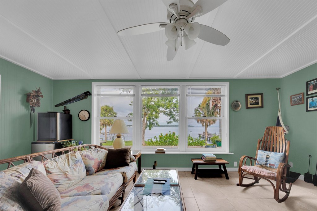 East Palatka, Florida, 32131, United States, 3 Bedrooms Bedrooms, ,2 BathroomsBathrooms,Residential,Forsale,1960042