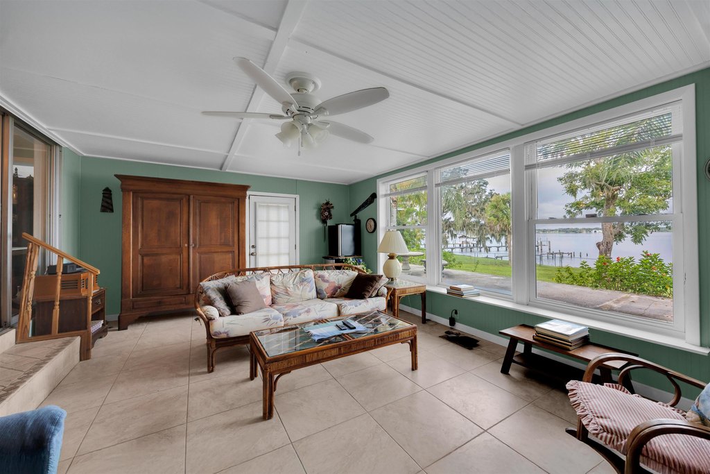 East Palatka, Florida, 32131, United States, 3 Bedrooms Bedrooms, ,2 BathroomsBathrooms,Residential,Forsale,1960042