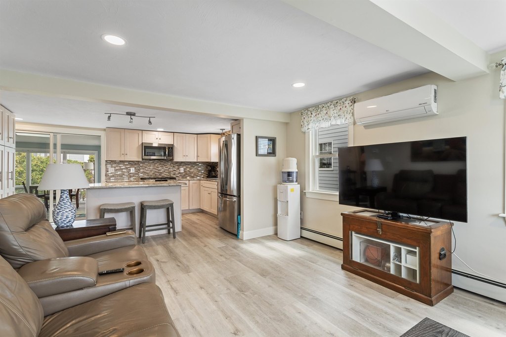 Hampton, New Hampshire, 03842, United States, 3 Bedrooms Bedrooms, ,2 BathroomsBathrooms,Residential,Forsale,1952898