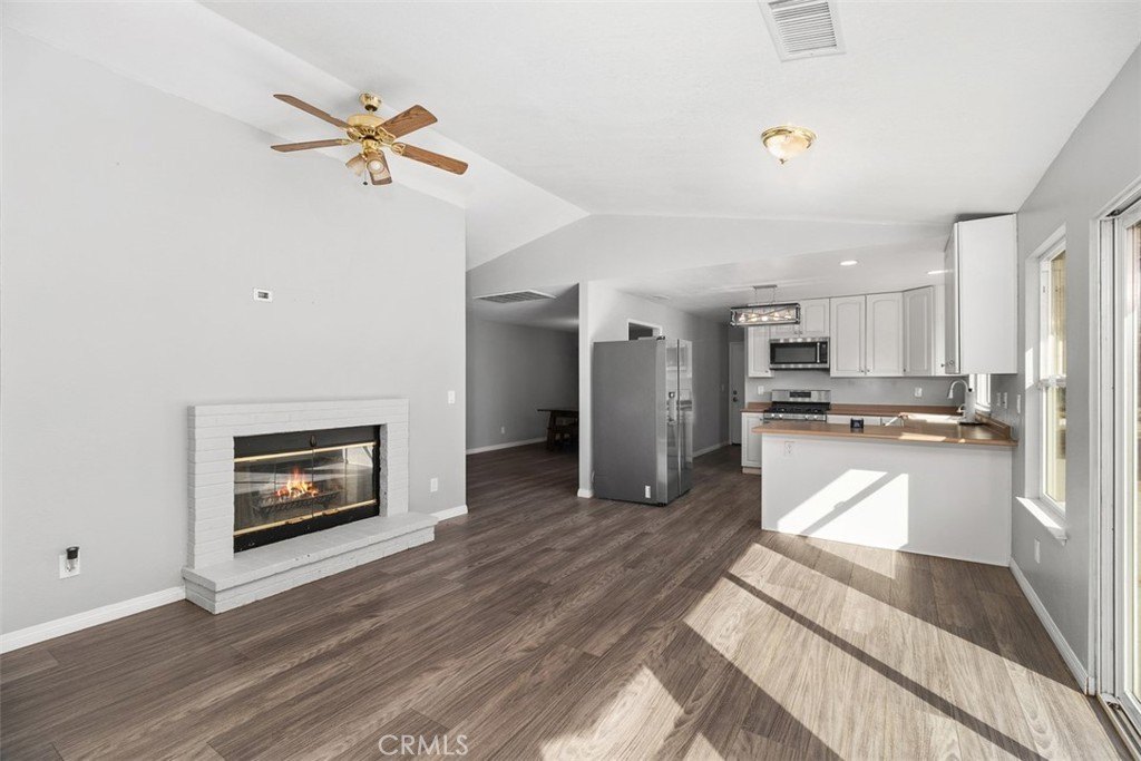 Hemet, California, 92544, United States, 4 Bedrooms Bedrooms, ,2.5 BathroomsBathrooms,Residential,Forsale,1953041